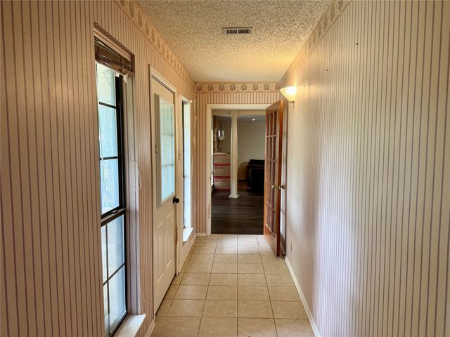 703 S Colorado Street, Whitney, TX 76692