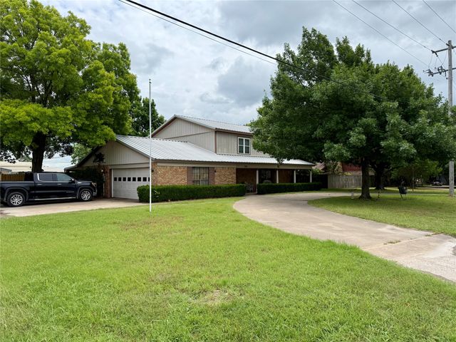 703 S Colorado Street, Whitney, TX 76692