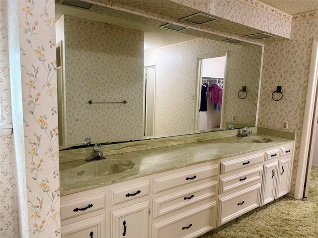 703 S Colorado Street, Whitney, TX 76692