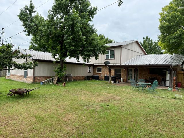 703 S Colorado Street, Whitney, TX 76692