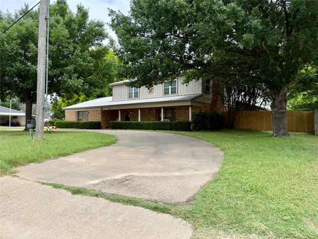 703 S Colorado Street, Whitney, TX 76692