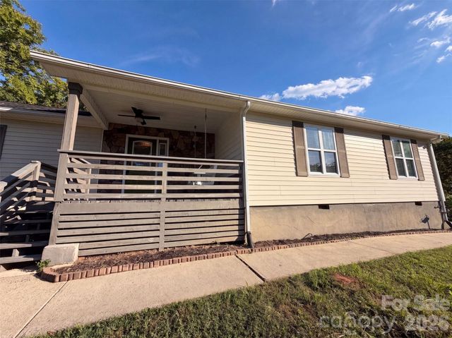 6009 Lanai Lane, Tega Cay, SC 29708