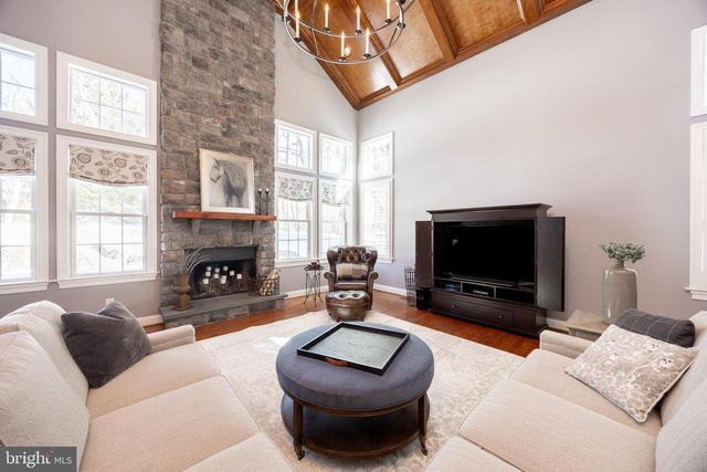 1809 COLD SPRINGS DR, West Chester, PA 19382