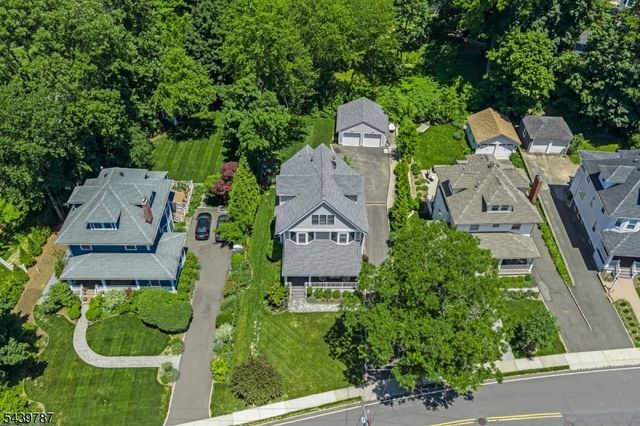 65 Woodland Ave, Summit City, NJ 07901