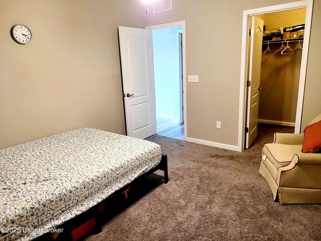 6912 Beckingham Blvd, Louisville, KY 40299