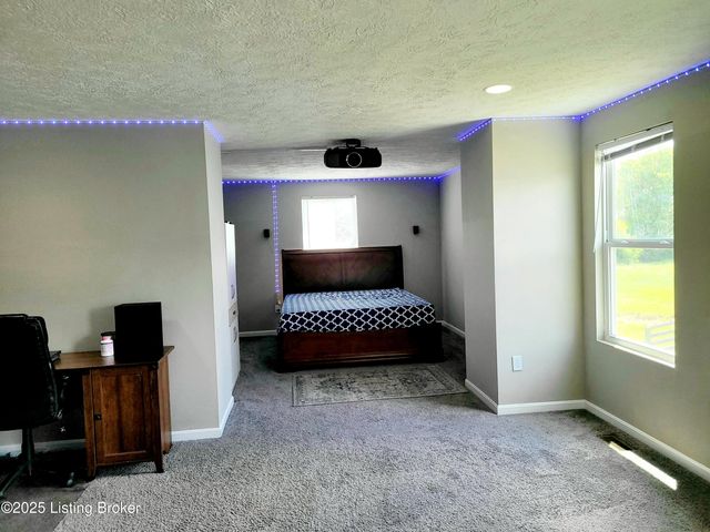 6912 Beckingham Blvd, Louisville, KY 40299
