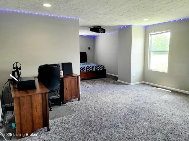 6912 Beckingham Blvd, Louisville, KY 40299