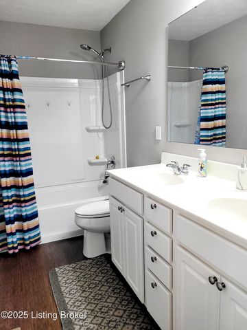 6912 Beckingham Blvd, Louisville, KY 40299
