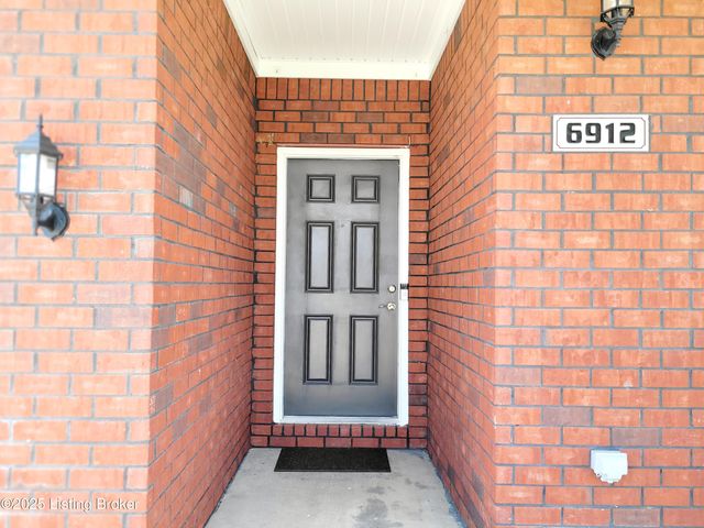 6912 Beckingham Blvd, Louisville, KY 40299