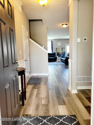 6912 Beckingham Blvd, Louisville, KY 40299
