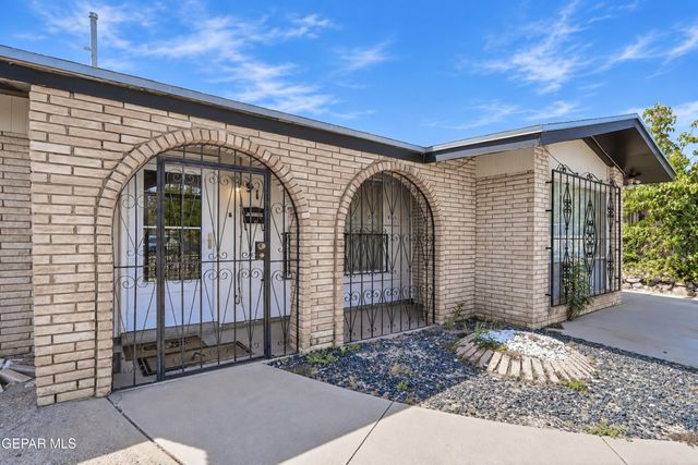 911 La Paz Drive, El Paso, TX 79915