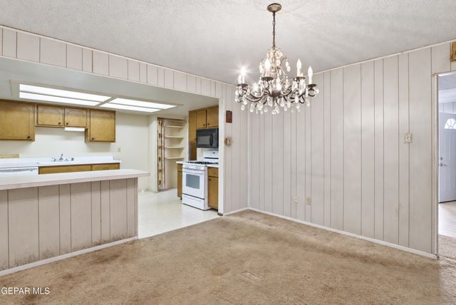911 La Paz Drive, El Paso, TX 79915