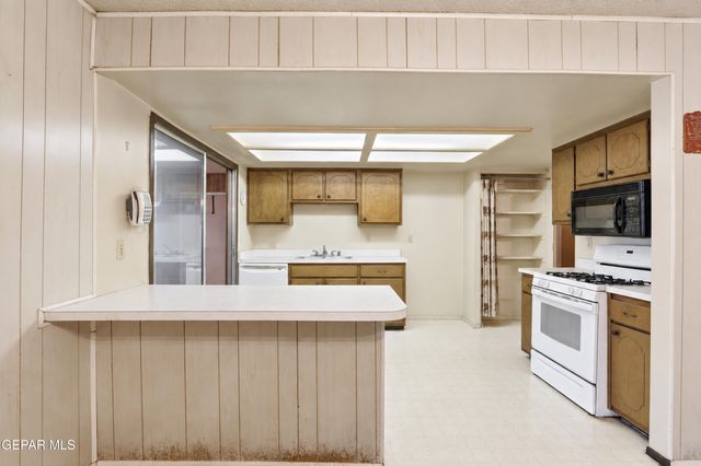 911 La Paz Drive, El Paso, TX 79915