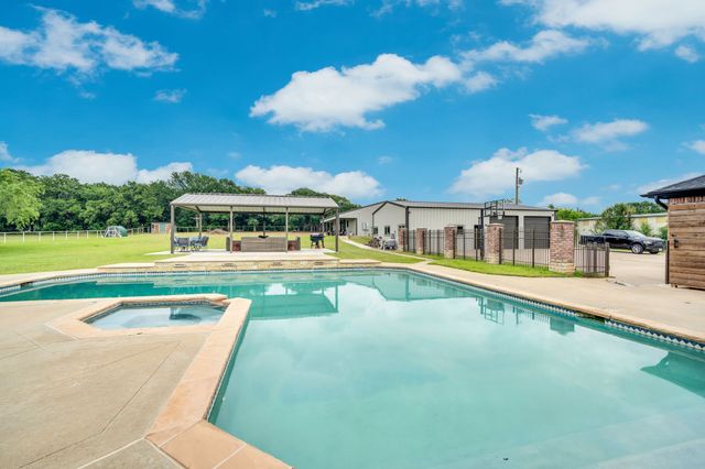6624 Shadow Valley Drive, Burleson, TX 76028