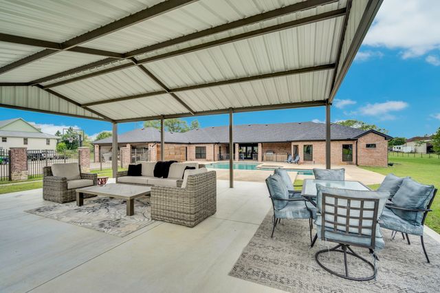 6624 Shadow Valley Drive, Burleson, TX 76028