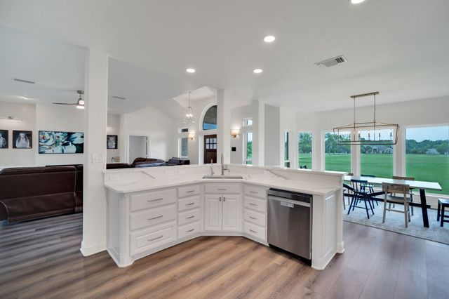 6624 Shadow Valley Drive, Burleson, TX 76028