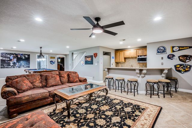 2868 N Wild Rose Ct, Wichita, KS 67205
