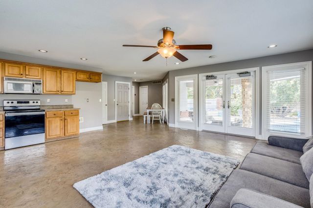 2868 N Wild Rose Ct, Wichita, KS 67205