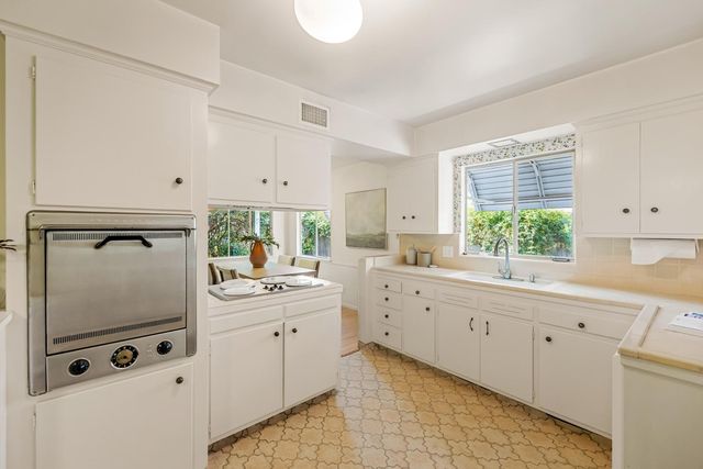 5148 Teichert Ave, Sacramento, CA 95819