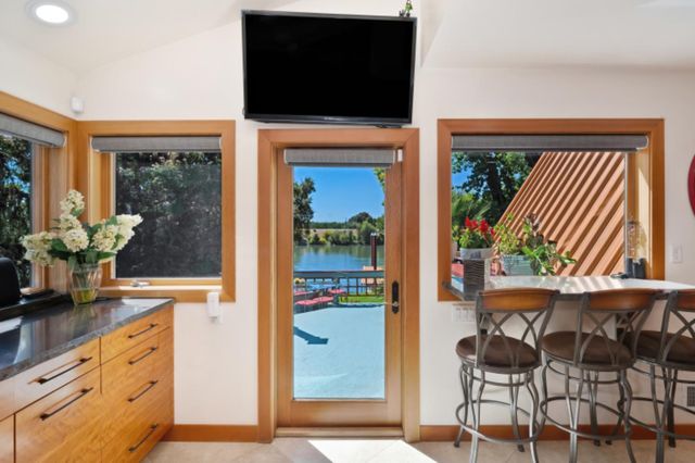 2851 Garden Hwy, Sacramento, CA 95833