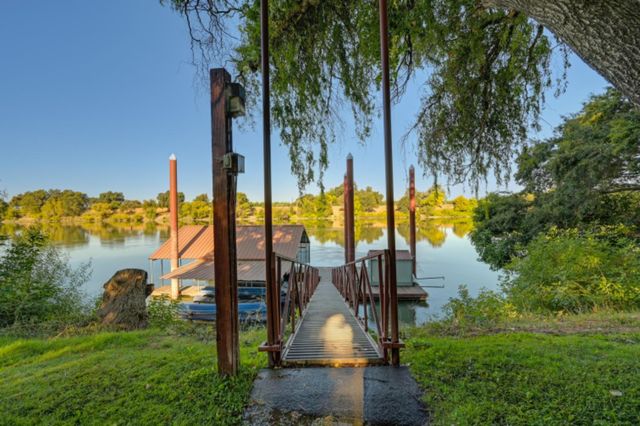 2851 Garden Hwy, Sacramento, CA 95833