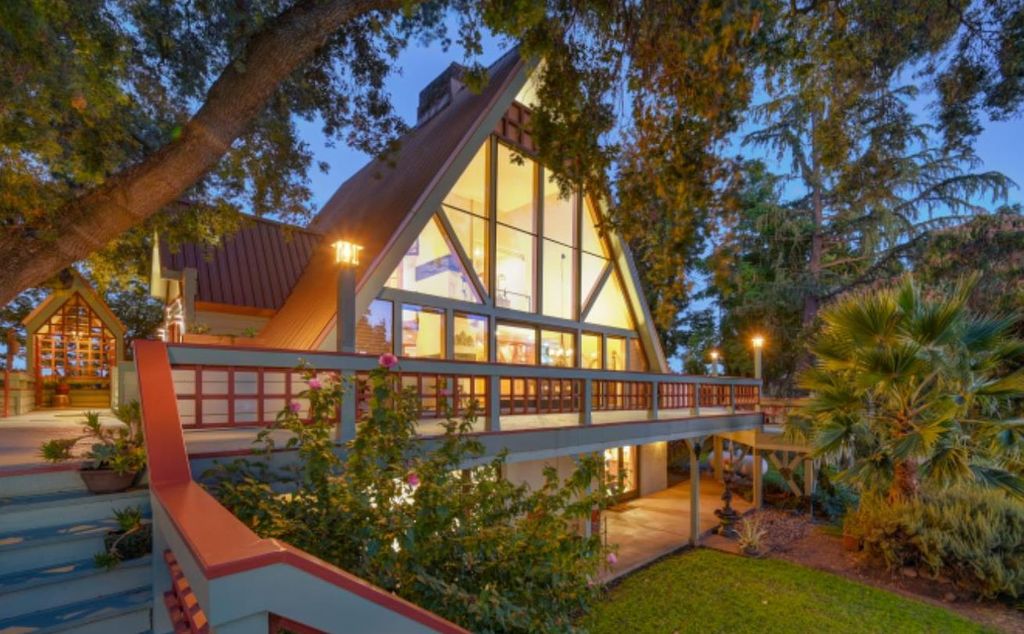 2851 Garden Hwy, Sacramento, CA 95833