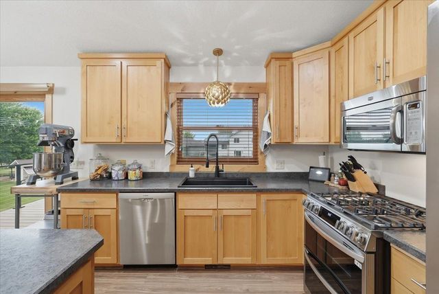 1647 Valley Quail Drive, River Falls, WI 54022