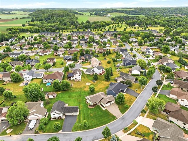 1647 Valley Quail Drive, River Falls, WI 54022