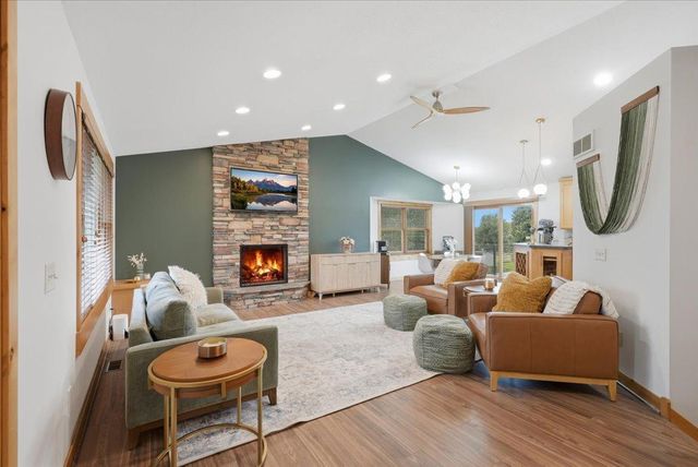 1647 Valley Quail Drive, River Falls, WI 54022