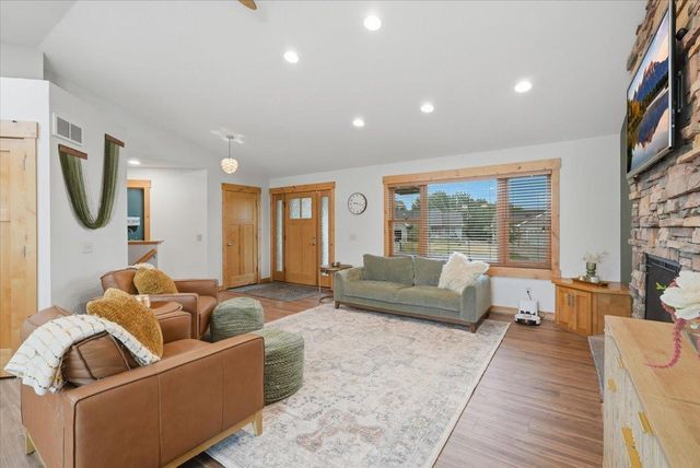 1647 Valley Quail Drive, River Falls, WI 54022
