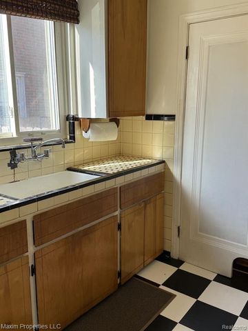 18485 Monte Vista Street, Detroit, MI 48221