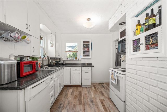 1911 E Sharp Ave, Spokane, WA 99202