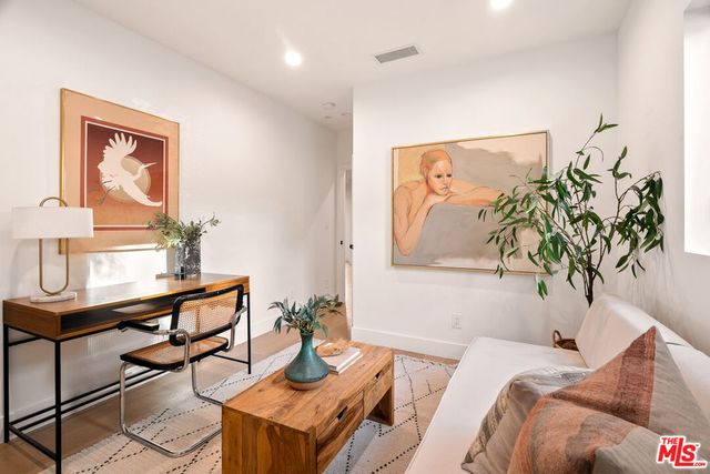 2565 Veteran Avenue, Los Angeles, CA 90064