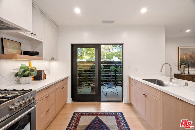 2565 Veteran Avenue, Los Angeles, CA 90064