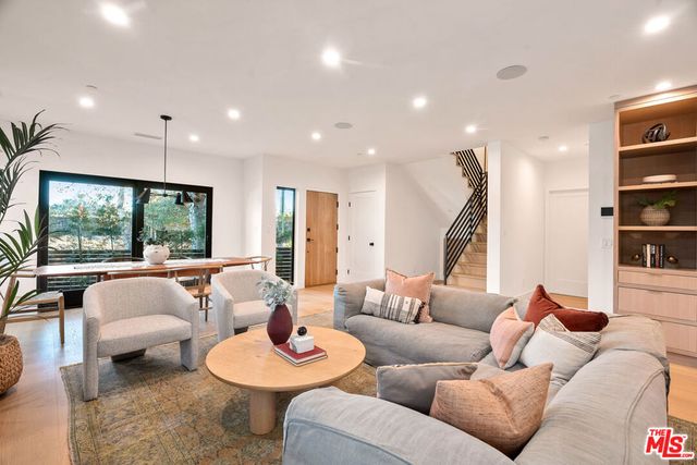 2565 Veteran Avenue, Los Angeles, CA 90064