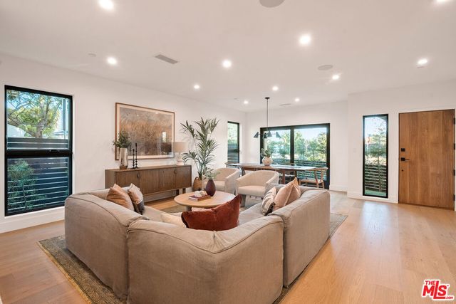 2565 Veteran Avenue, Los Angeles, CA 90064