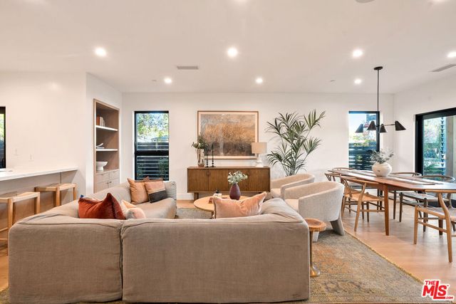 2565 Veteran Avenue, Los Angeles, CA 90064