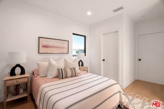 2565 Veteran Avenue, Los Angeles, CA 90064