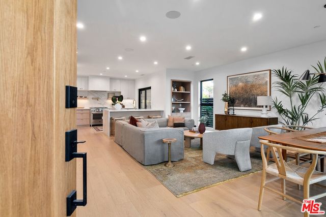 2565 Veteran Avenue, Los Angeles, CA 90064