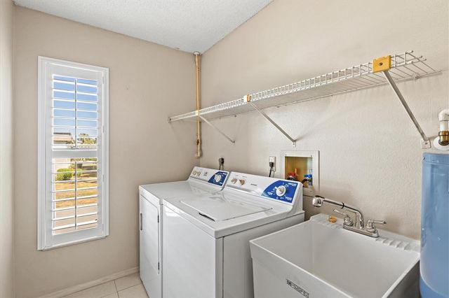 1770 LAKE PLACE 1770C, Venice, FL 34293