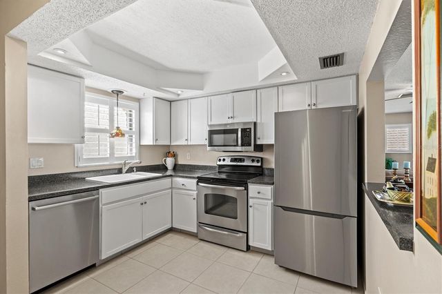 1770 LAKE PLACE 1770C, Venice, FL 34293