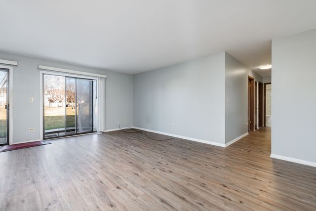 966 CUMBERLAND Court A1, Roselle, IL 60172