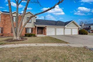 966 CUMBERLAND Court A1, Roselle, IL 60172