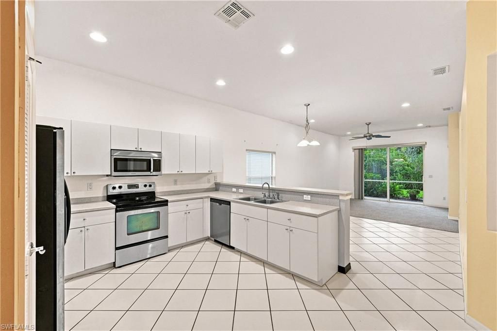 Image 11 of property listing at 2469 Keystone Lake DR, Cape Coral, FL 33909