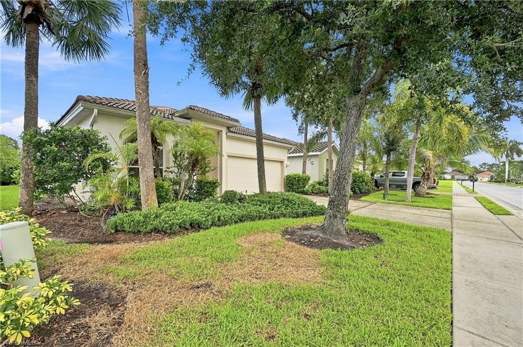 2469 Keystone Lake DR, CAPE CORAL, FL 33909 — photo 4