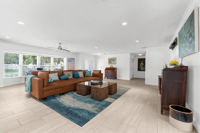 125 CARLYLE DRIVE, Palm Harbor, FL 34683