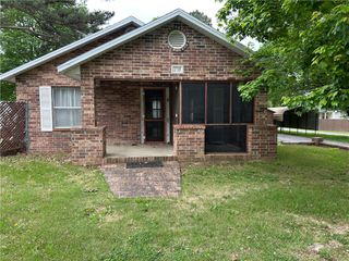 2735 E Wyman Road, Fayetteville, AR 72701
