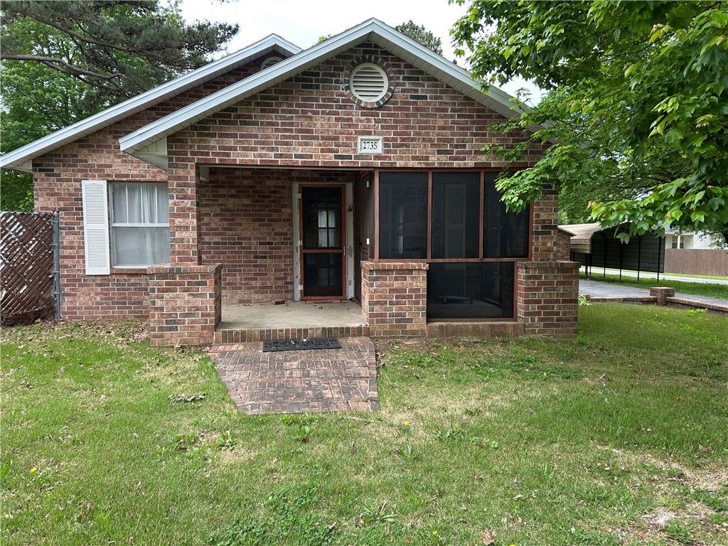 2735 E Wyman Road, Fayetteville, AR 72701