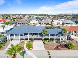 134 Bay Harbor Dr, Aransas Pass, TX 78336