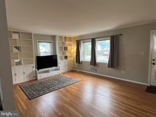 6017 BLACK FRIARS CIR, Baltimore, MD 21228